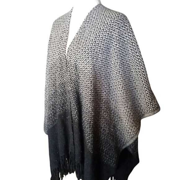 Steve Madden Black Ombre Ruana Wrap Poncho With Black Fringe Trim - Picture 3 of 6